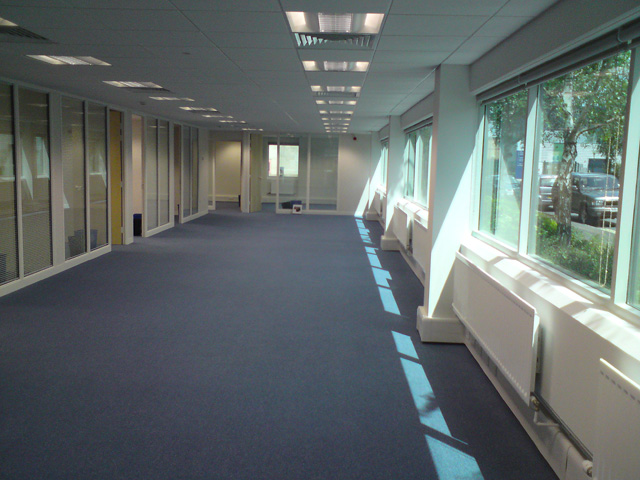 Suspended ceiling tiling company - Advanced Partitioning Solutions Dorset